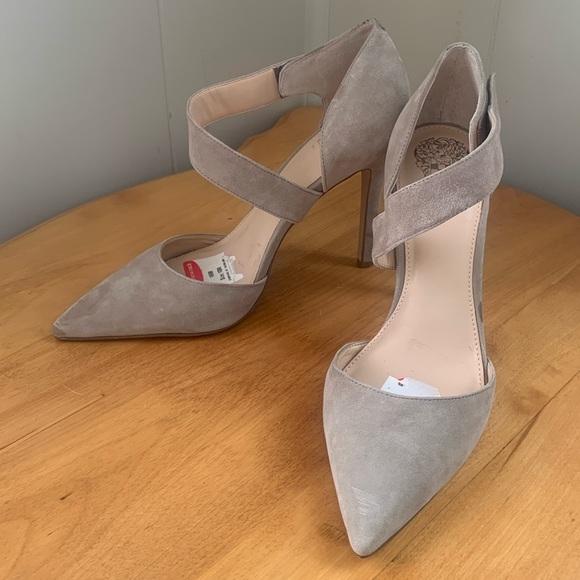 Vince Camuto Shoes - Vince Camuto Carlotte tan suede heels size 10 M like new NWOT pointed toe 4”heel